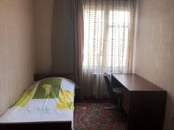 İki Ayrı Yataklı Oda, Ortak Banyo