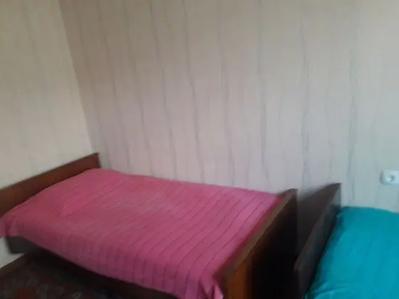 İki Ayrı Yataklı Oda, Ortak Banyo