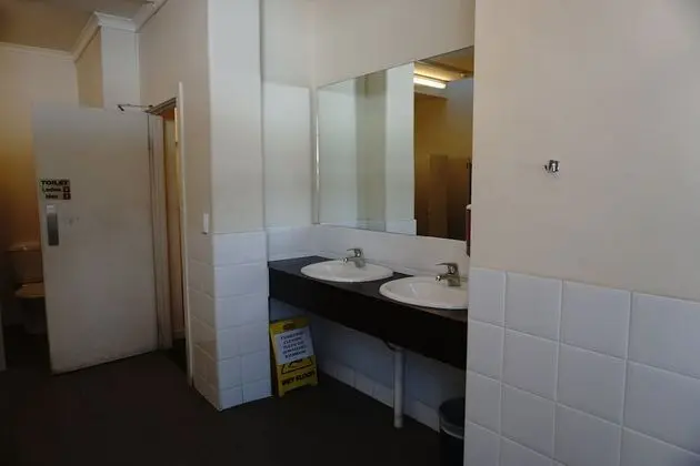Büyük Yataklı Tek Kişilik Oda, 1 Büyük (Queen) Boy Yatak, Ortak Banyo