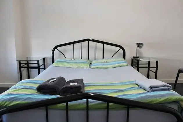 Tek Büyük Yataklı Oda, 1 Büyük (Queen) Boy Yatak, Ortak Banyo