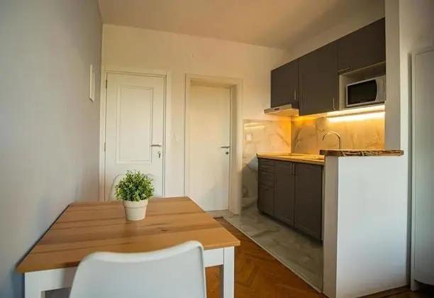Basic Stüdyo, Balkon