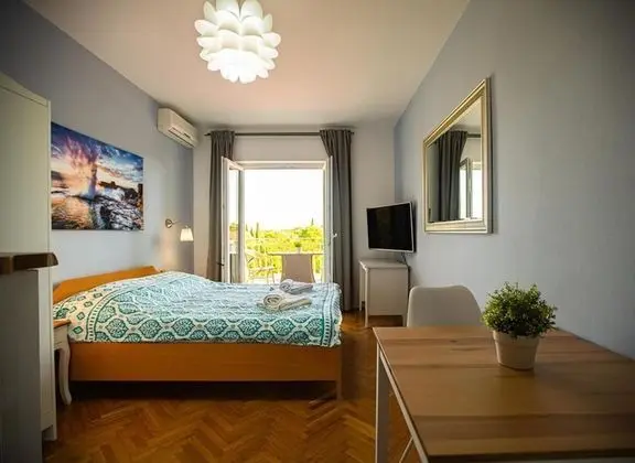 Basic Stüdyo, Balkon