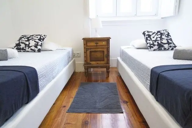 İki Ayrı Yataklı Oda, Ortak Banyo