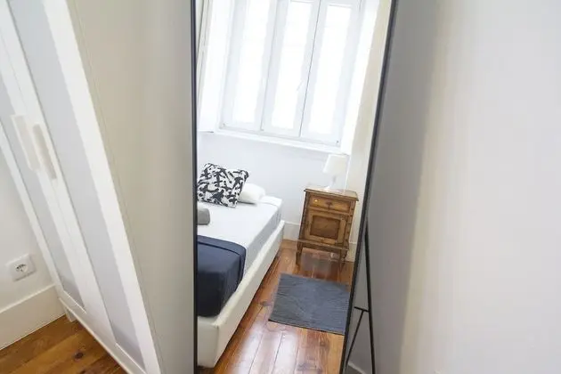 İki Ayrı Yataklı Oda, Ortak Banyo