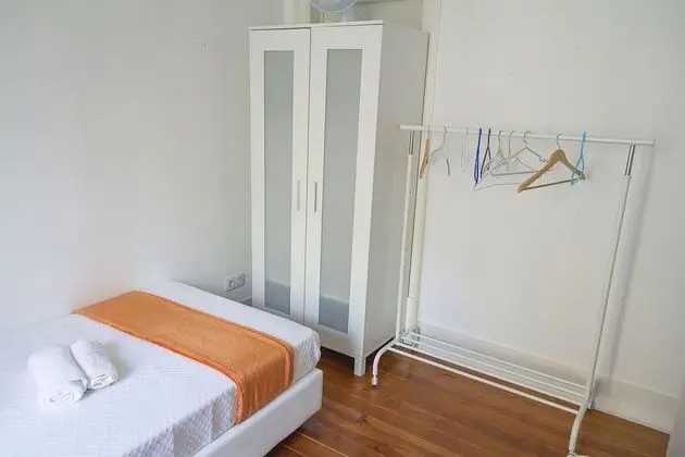 Üç Kişilik Oda, Ortak Banyo