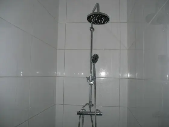Basic Oda, Ortak Banyo (Private Room for 6 Persons)