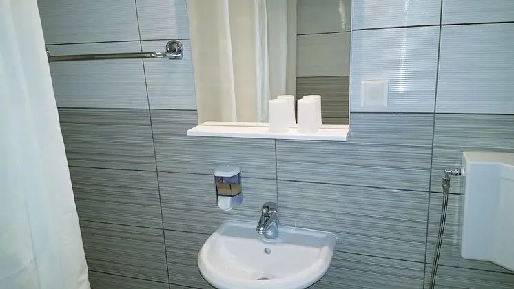 Tek Büyük Yataklı Oda, Balkon