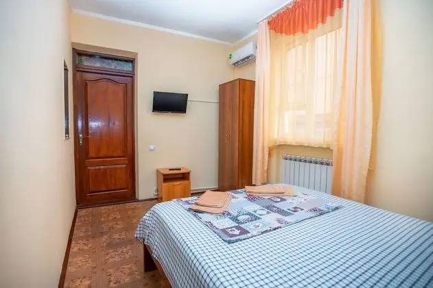 Basic Tek Büyük veya İki Ayrı Yataklı Oda, Ortak Banyo