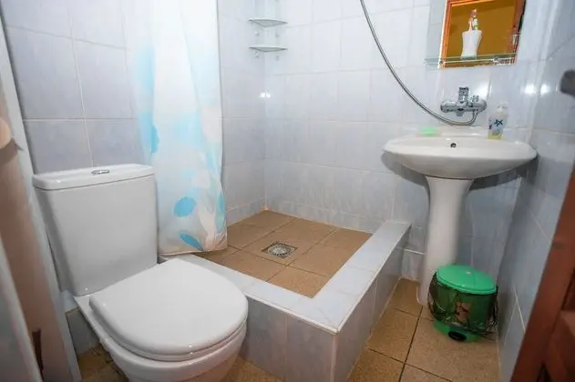 Basic Tek Büyük veya İki Ayrı Yataklı Oda, Ortak Banyo