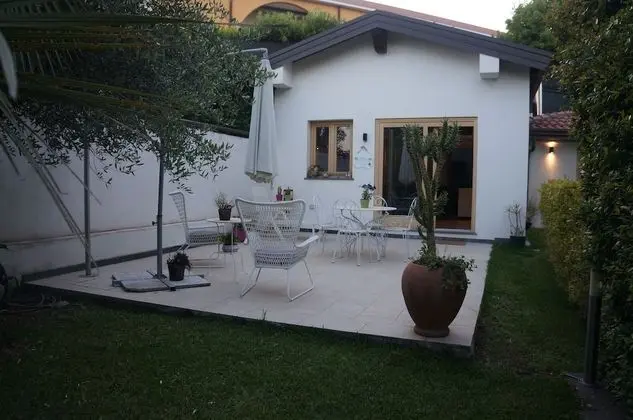 Basic Apart Daire, Bahçe Manzaralı