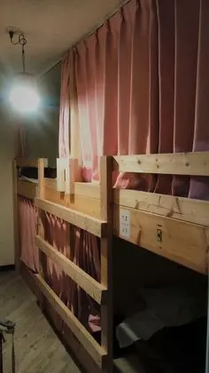 Standard Ortak Ranzalı Oda, Sadece kadınlar için, Ortak Banyo