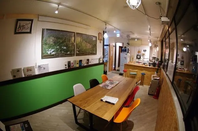 Standard Ortak Ranzalı Oda, Sadece kadınlar için, Ortak Banyo