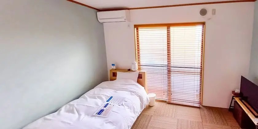 Tek Kişilik Oda, Sigara İçilmez (Free Wifi)