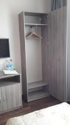 Standard Üç Kişilik Oda, Ortak Banyo