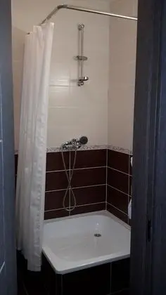 Standard Üç Kişilik Oda, Ortak Banyo