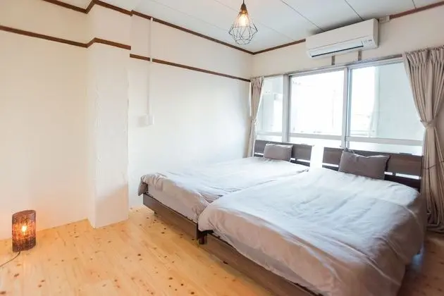 İki Ayrı Yataklı Oda, Sigara İçilmez, Ortak Banyo