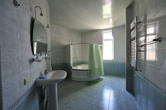 Comfort Üç Kişilik Oda, 1 Yatak Odası, Özel Banyo, Bahçe Manzaralı