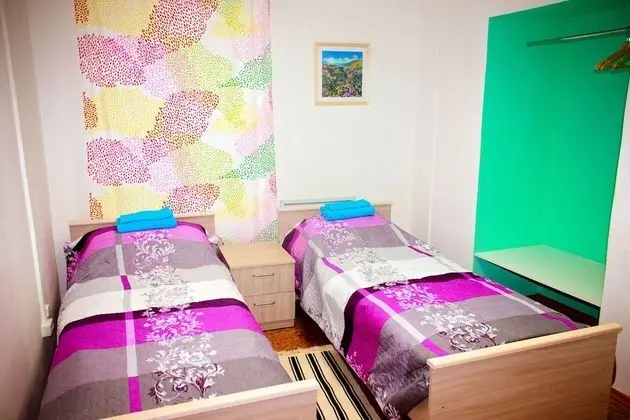 Standard Tek Büyük veya İki Ayrı Yataklı Oda, Ortak Banyo