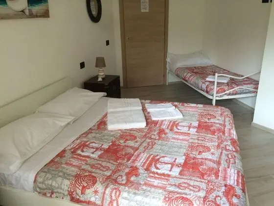 Tek Büyük Yataklı Oda, Zemin Kat