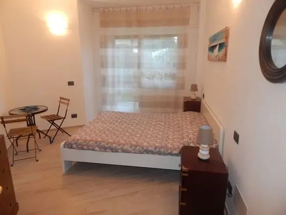 Üç Kişilik Oda, Zemin Kat