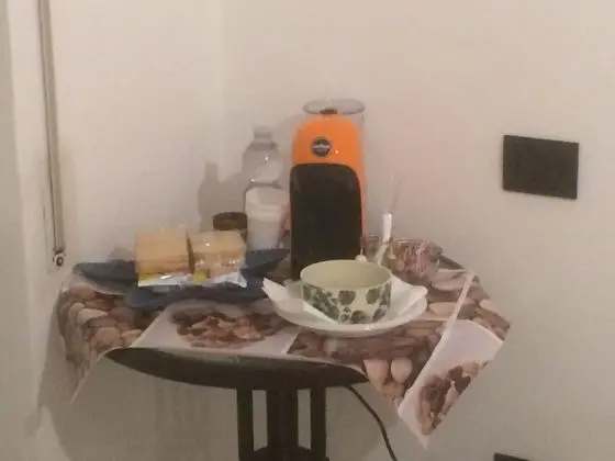 Üç Kişilik Oda, Zemin Kat