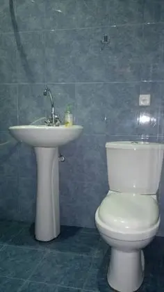Tek Büyük Yataklı Oda, Avlu
