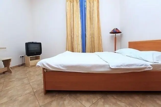 Economy Tek Büyük Yataklı Oda, Ortak Banyo