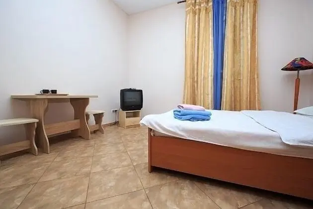 Economy Tek Büyük Yataklı Oda, Ortak Banyo
