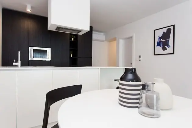 Deluxe Apart Daire (Black)