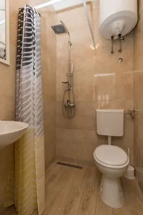 Tek Kişilik Oda (Single Room with Shared Bathroom no2)
