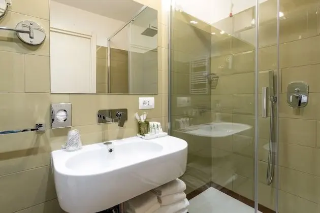 Superior Tek Büyük veya İki Ayrı Yataklı Oda