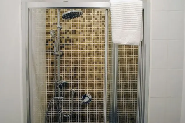 Economy Tek Büyük Yataklı Oda