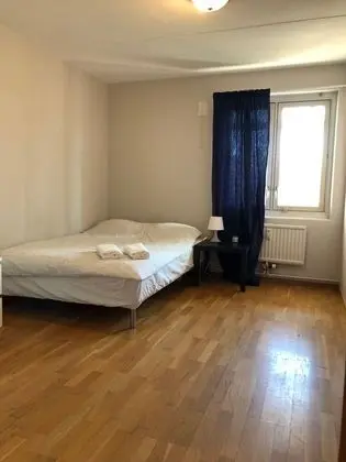 Tek Büyük Yataklı Oda, 1 Çift Kişilik Yatak, Ortak Banyo