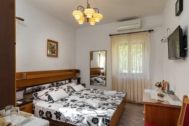 Tek Büyük Yataklı Oda (Double Room)