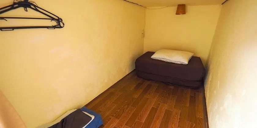 Oda, Sadece erkekler için (Capsule bed, Upper)