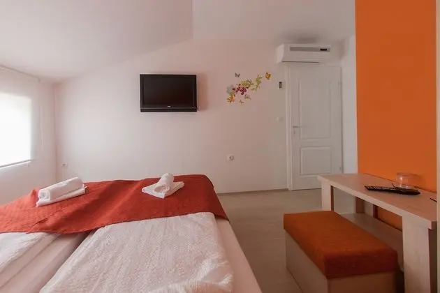 Classic Double Room (Orange)
