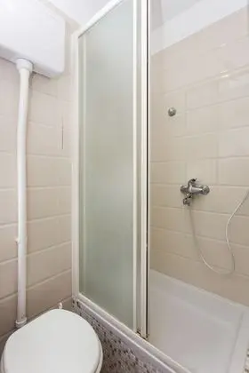 Single Room with  Private External Bathroom
