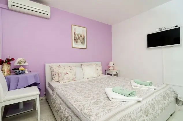 Üç Kişilik Oda, Teras