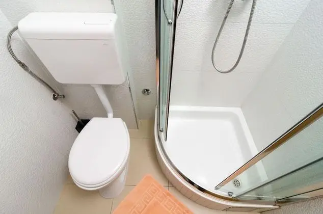 Üç Kişilik Oda, Teras