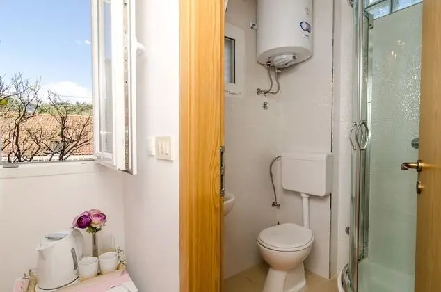 Üç Kişilik Oda, Teras