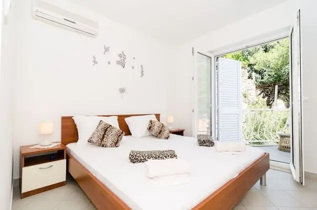 Tek Büyük Yataklı Oda, Balkon, Deniz Manzaralı
