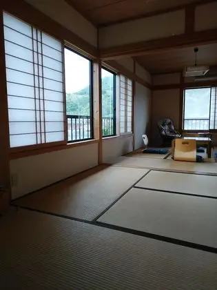 Economy Dört Kişilik Oda, 4 Yatak Odası, Kanal Manzaralı, Denize Bakan (for 3 Guests)