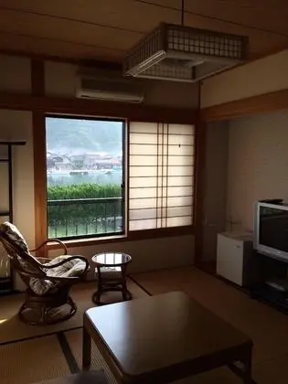 Economy Dört Kişilik Oda, 4 Yatak Odası, Kanal Manzaralı, Denize Bakan (for 3 Guests)