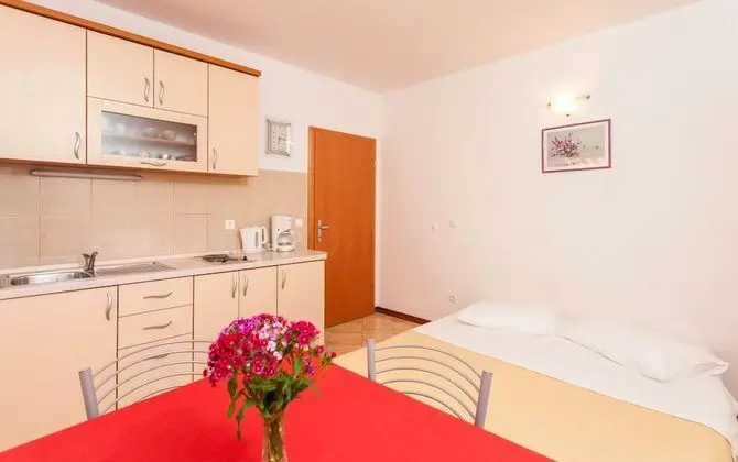 Basic Apart Daire, 1 Yatak Odası, Zemin Kat (2)