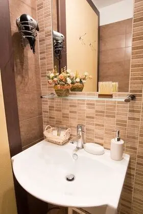 Üç Kişilik Oda