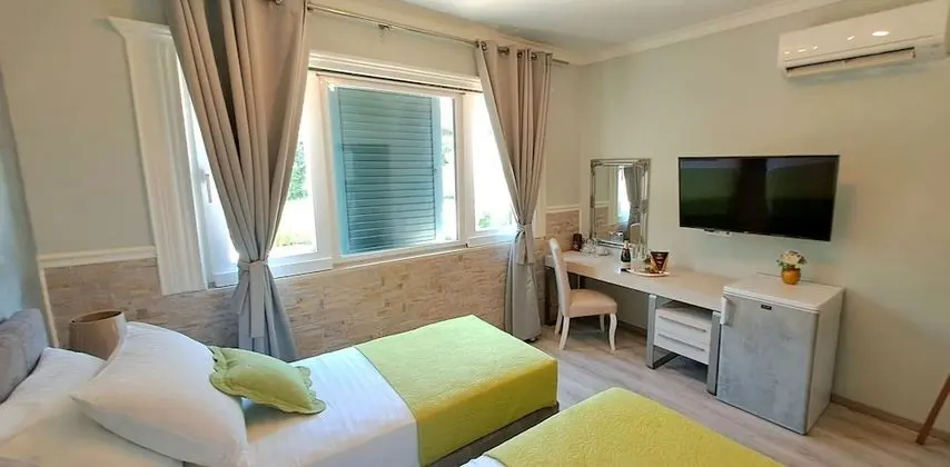 Tek Büyük Yataklı Oda, Balkon