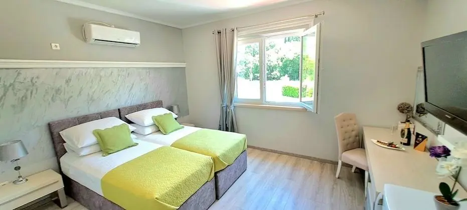 Tek Büyük Yataklı Oda, Balkon