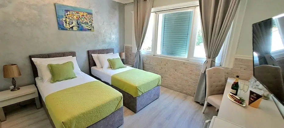 Tek Büyük Yataklı Oda, Balkon