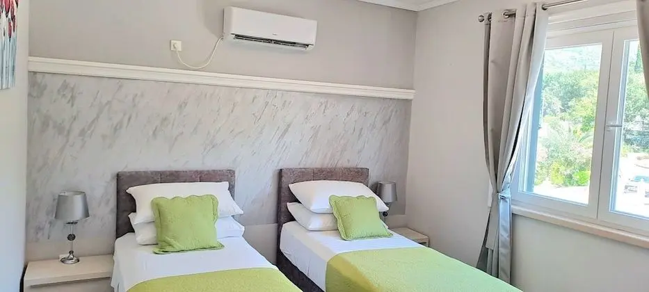 Tek Büyük Yataklı Oda, Balkon