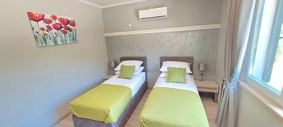 Tek Büyük Yataklı Oda, Balkon